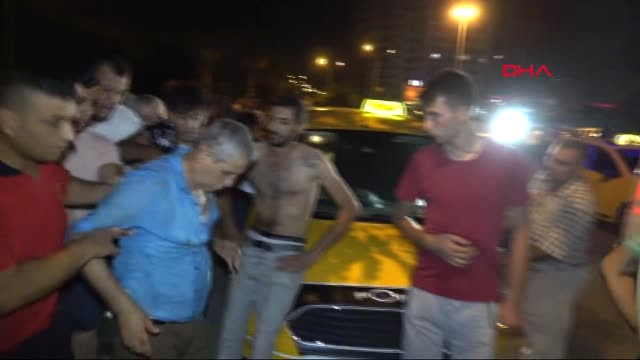 Adana Otomobil, Taksiyle Çarpışıp Sulama Kanalına Uçtu: 3 Yaralı
