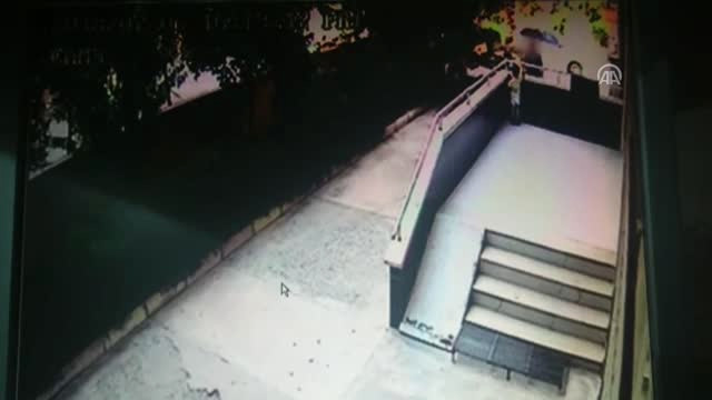 Anneanne ile Torununu Pompalı Tüfekle Yaraladı
