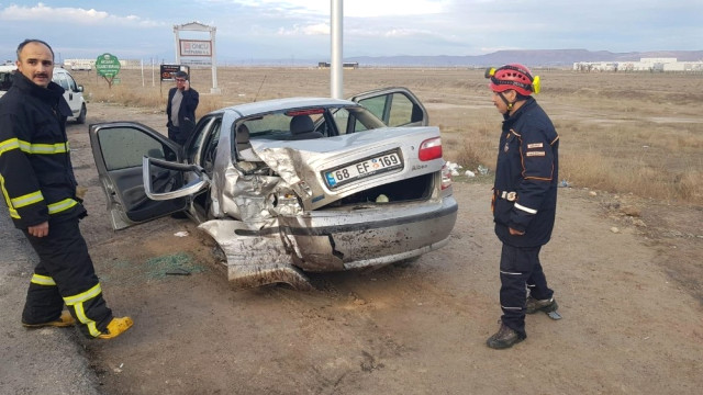 Aksaray’da Otomobil ile Yolcu Otobüsü Çarpıştı: 3 Yaralı