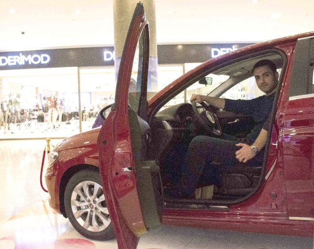 Son Model Otomobil Talihlisi Anahtarını Aldı
