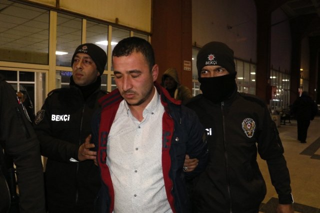 Canlı Bombayım Kendimi Patlatacağım’ Diye Kendini İhbar Etti