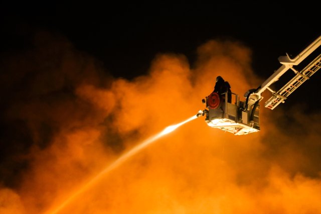 Güncelleme – Adana’da Fabrikada Yangın