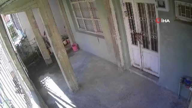 Kapı Hırsızları Önce Kameraya Sonra Polise Yakalandı