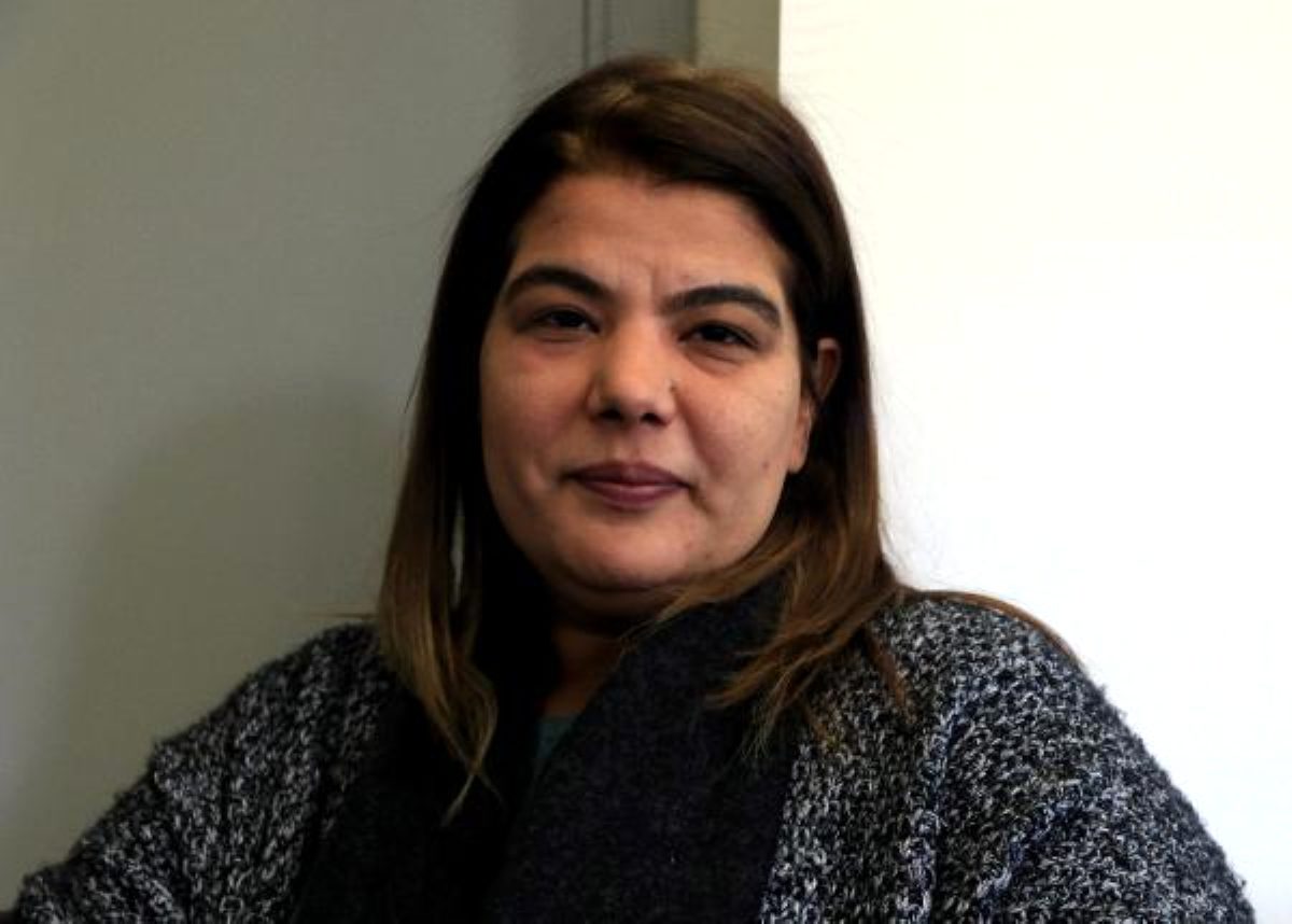 Dilini kesen erkek arkadaşını savunup serbest bırakılmasını istedi