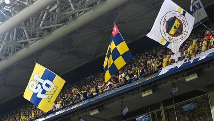 Kadıköy’de tarihi anlar! Adana Demirspor, Fenerbahçe maçına 15 yaşındaki kaleci Deniz Eren Dönmezer ile çıktı