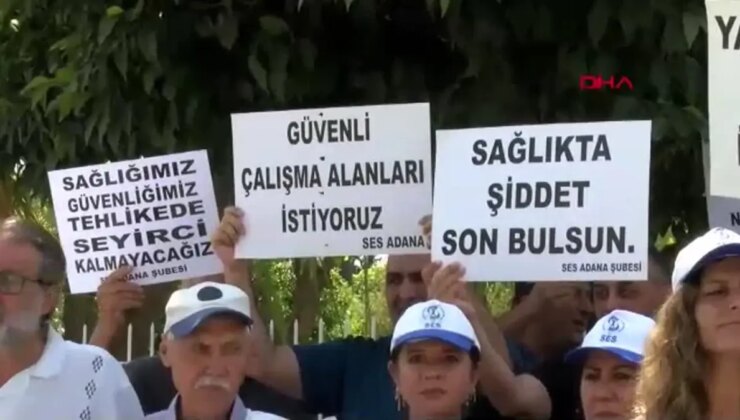 Adana Tabip Odası ve Sıhhat Sendikaları İl Sağlık Müdürlüğü önünde aksiyon yaptı