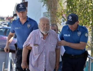 Adana’da Yaya Bayana Araba Çarptı: Şoför Tutuklandı