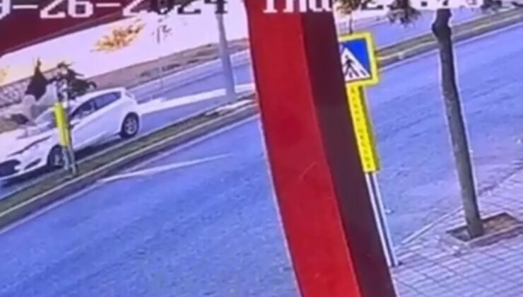 Adana’da Yolcuya Çarpan Araba Can Aldı